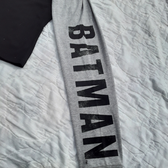 New Long Sleeve Batman Shirt - Picture 5 of 7